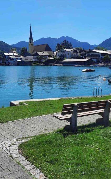 See- Und Bergblick In Bestlage Am Tegernsee Eksteriør billede